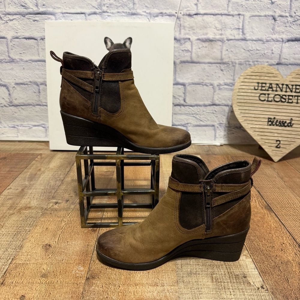 Ugg Australia Womens Emalie Brown Leather Ankle Bootie Wedge Boots Shoes size 8 - Picture 3 of 14